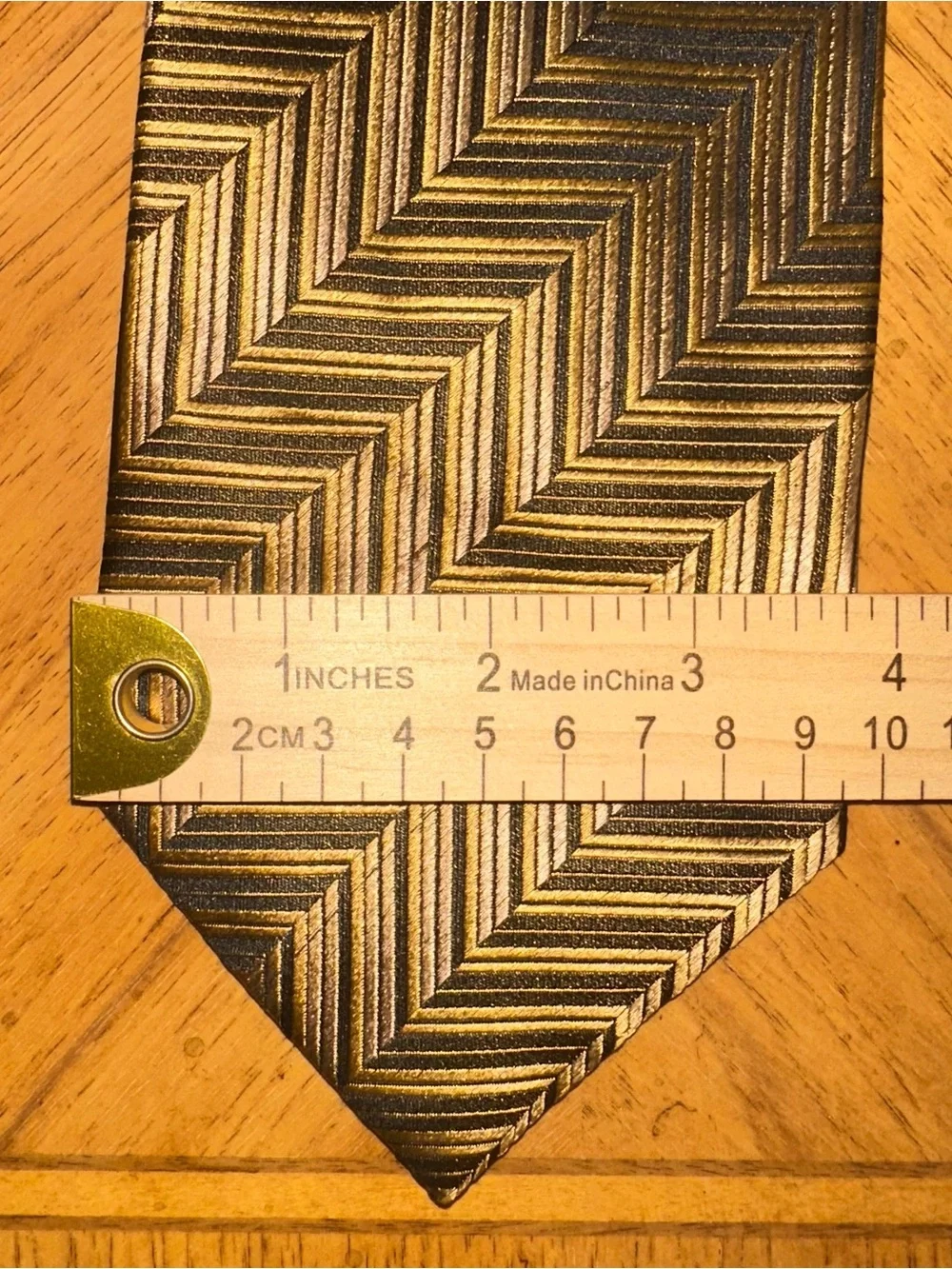 Benedetto 100% SILK Men's Designer Geometric Tie Gold Black Chevron Pattern